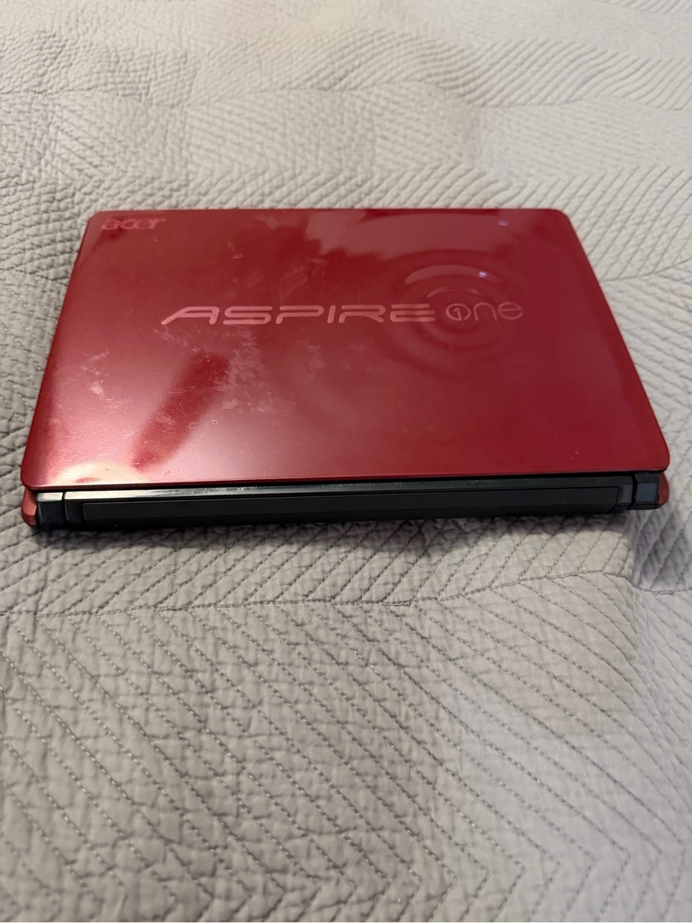 Acer Aspire One D257 -13450 Red Netbook -for parts or repair